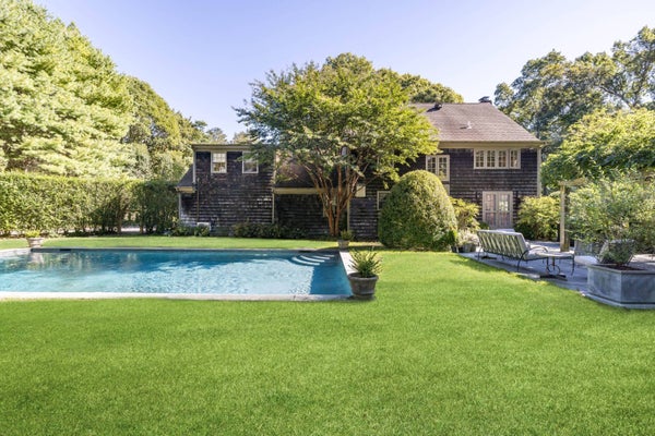 22 BARN LN, BRIDGEHAMPTON, NY 11932 - Image 47e875c05e8d0c535f80edbb4ee41a41/1611306388
