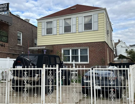 10333 WOODHAVEN BLVD, OZONE PARK, NY 11417 - Image 4a1fdd2dd3a1190c3bd7cd9b040ed6ee/1393263625