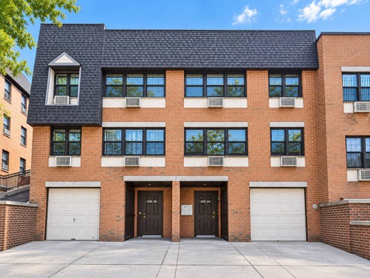 240-34 70TH AVE, LITTLE NECK, NY 11362 - Image 75813cdb7480e0ce4f6f077c5293cb2e/3233159258
