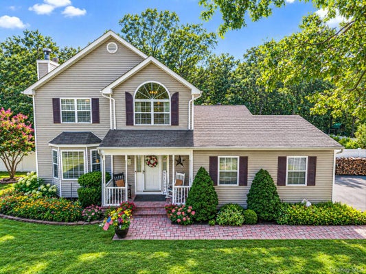 8 SOMMERSET DR, YAPHANK, NY 11980 - Image 758d8a5e381648f9a262cd78ebc8b714/2949987156