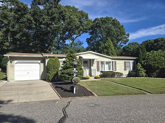 1407 MIDDLE RD UNIT 127, CALVERTON, NY 11933 - Image 7d4eefdc036ff9c4548ea5805c83863b/2373085133
