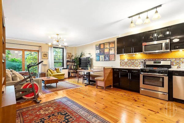 427 CONVENT AVE, NEW YORK, NY 10031 - Image a65c6fae23f2bff9eb02e0a77aae96e2/3463389567