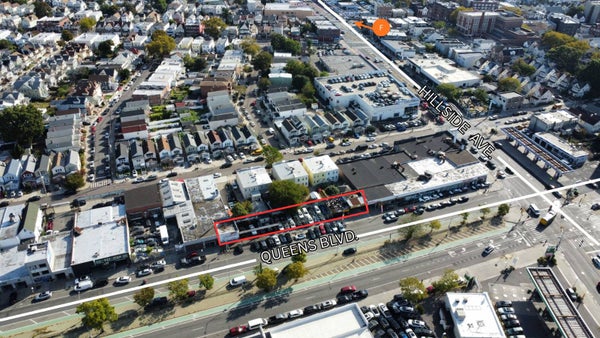 139-43 QUEENS BLVD, JAMAICA, NY 11435 - Image d0a9daebef9a94f6d67f93466d756c21/1253932461