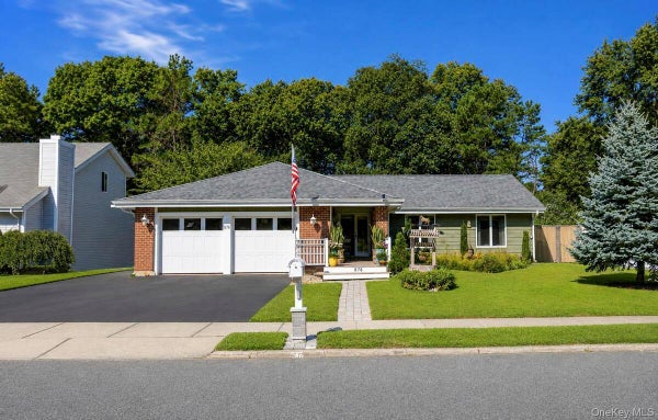 876 GREENBELT PKWY W, HOLBROOK, NY 11741 - Image d74820fa52d02ab8cdad0b54e4d77fee/3478013139