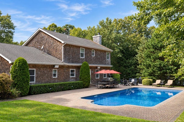 11 HILDRETH RD, HAMPTON BAYS, NY 11946 - Image db723d85da525859de0e82b0c57fc09f/3030199472