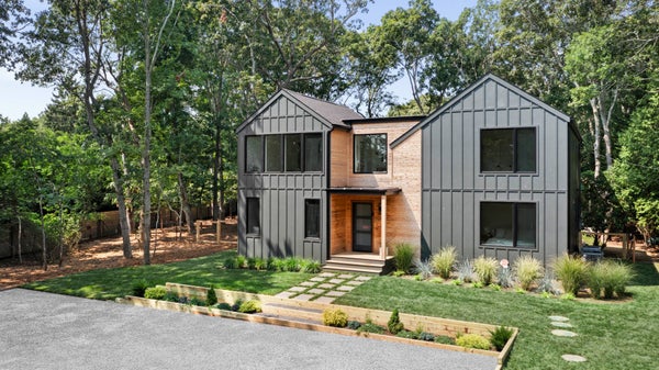 21 THREE MILE HARBOR DR, EAST HAMPTON, NY 11937 - Image e278a9b062b997ca04dc2ff58a829525/549064997