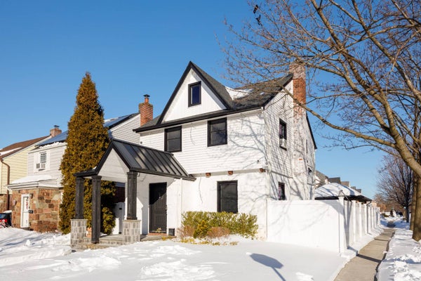 247-19 87TH AVE, BELLEROSE, NY 11426 - Image f9c2ee2f4e1d29d230859ae9249870c3/1808358431