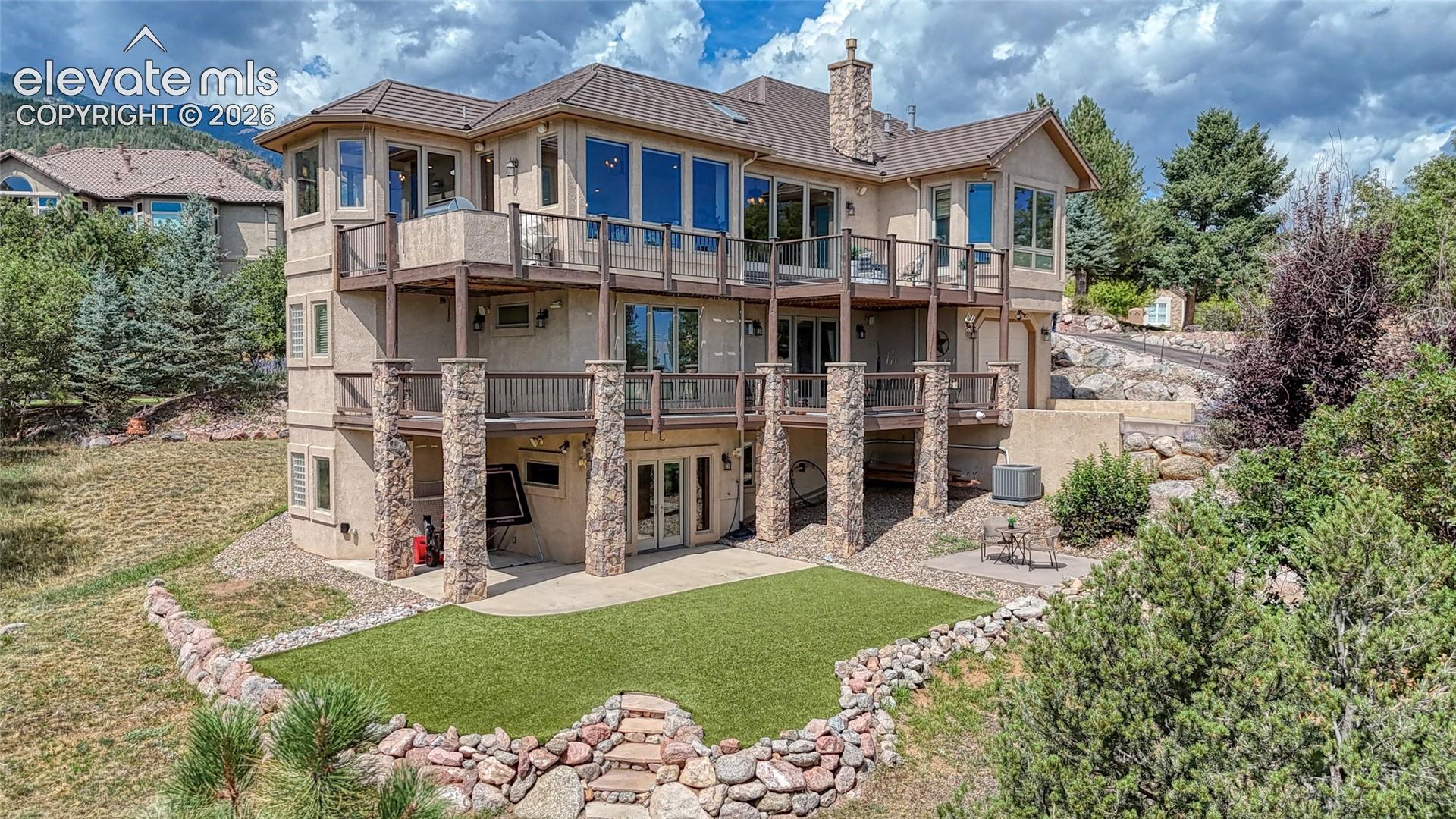 585 Vista Grande Drive
