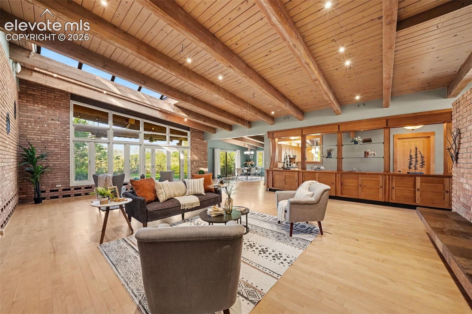 2230 Mesa Road
