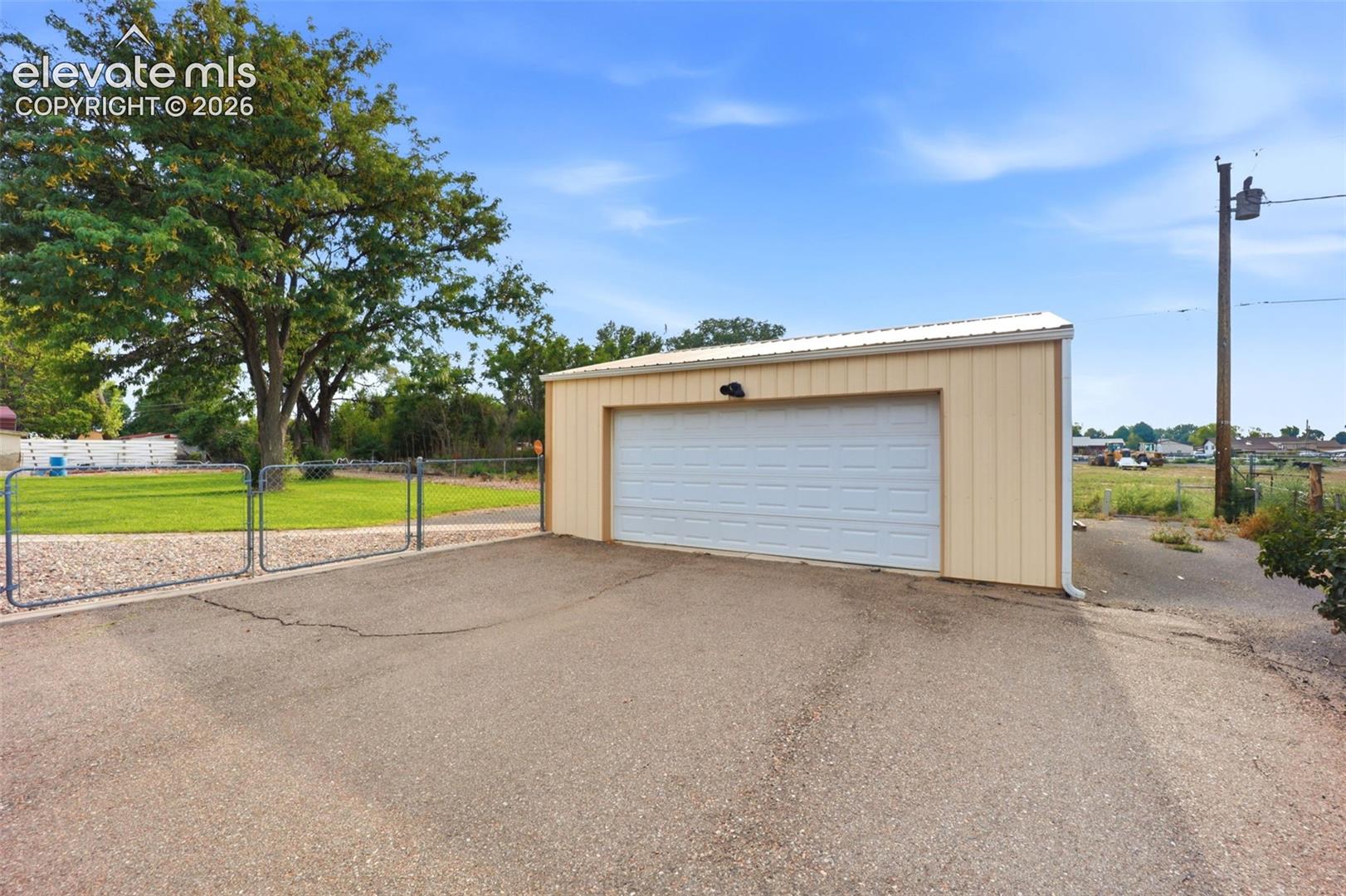 1581 Center Lane