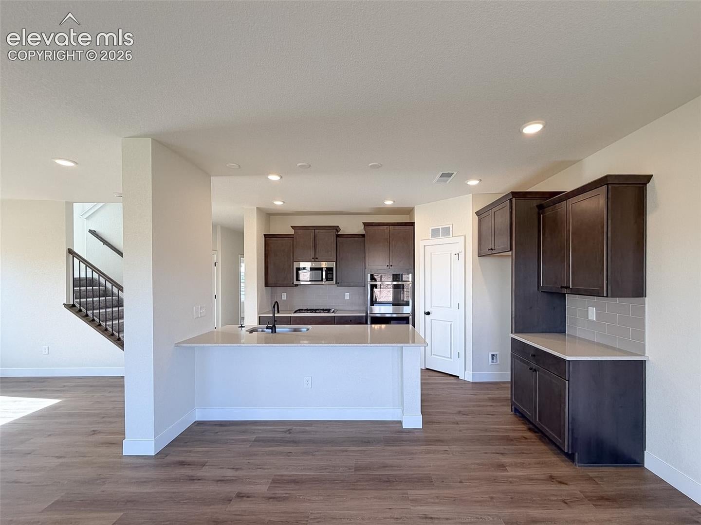 8285 Lemon Grass Road