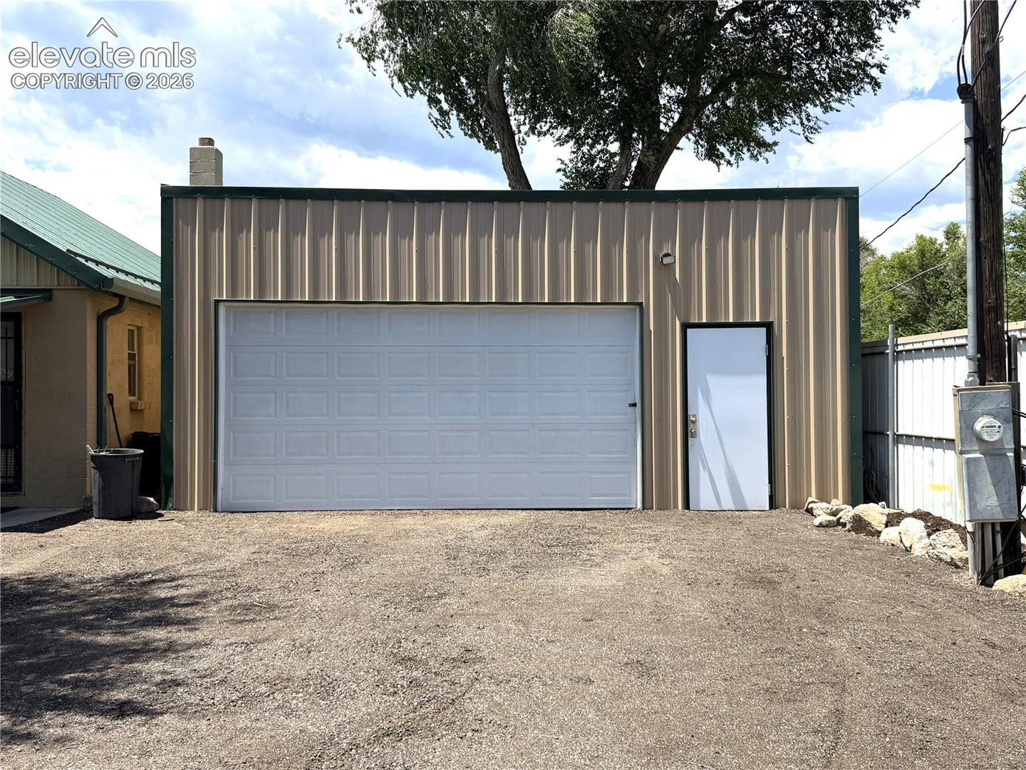1200 E El Paso Street