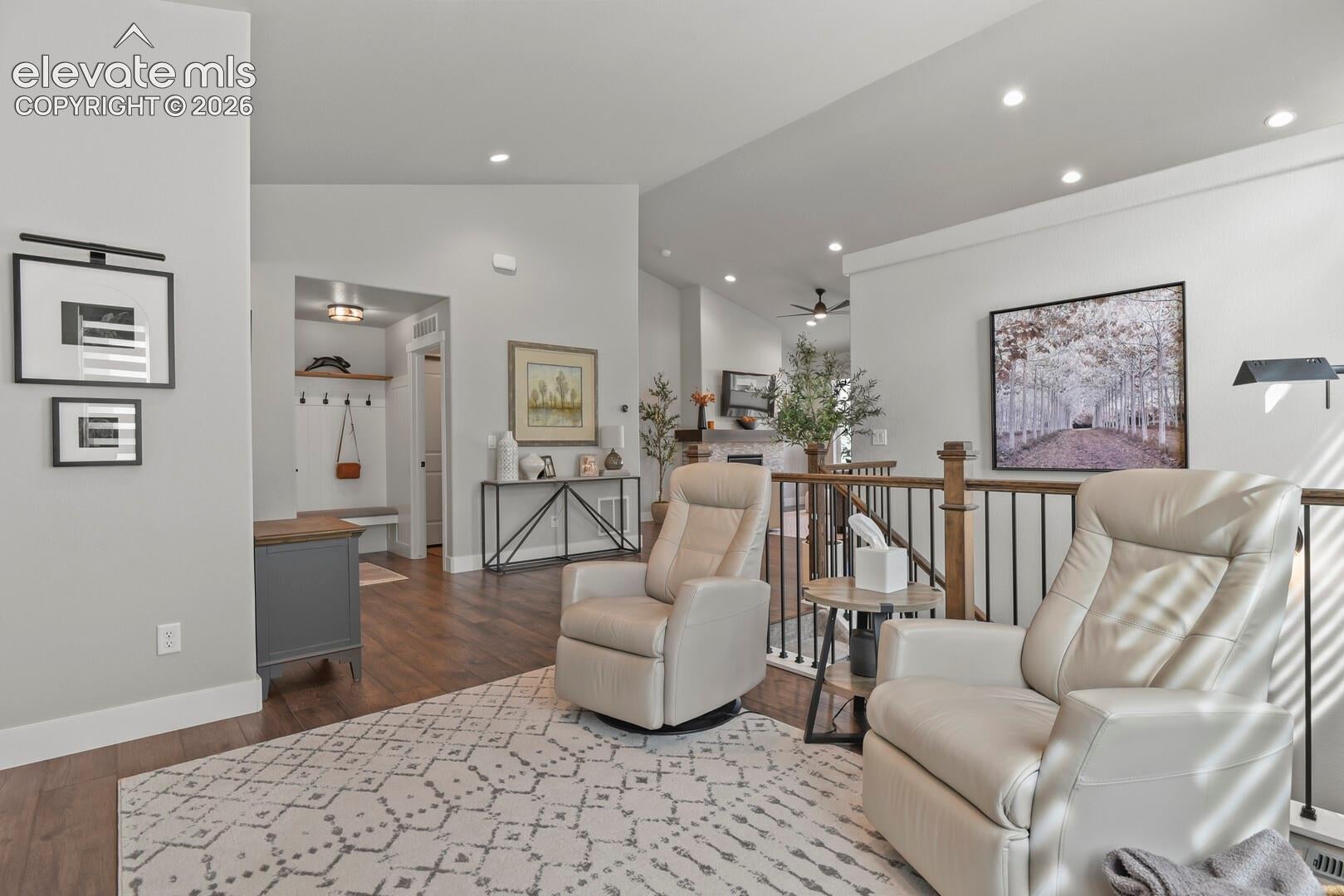 6369 Lochside View