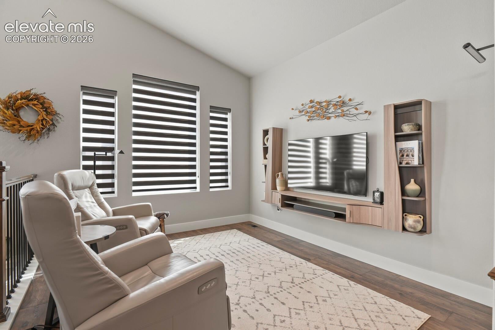 6369 Lochside View