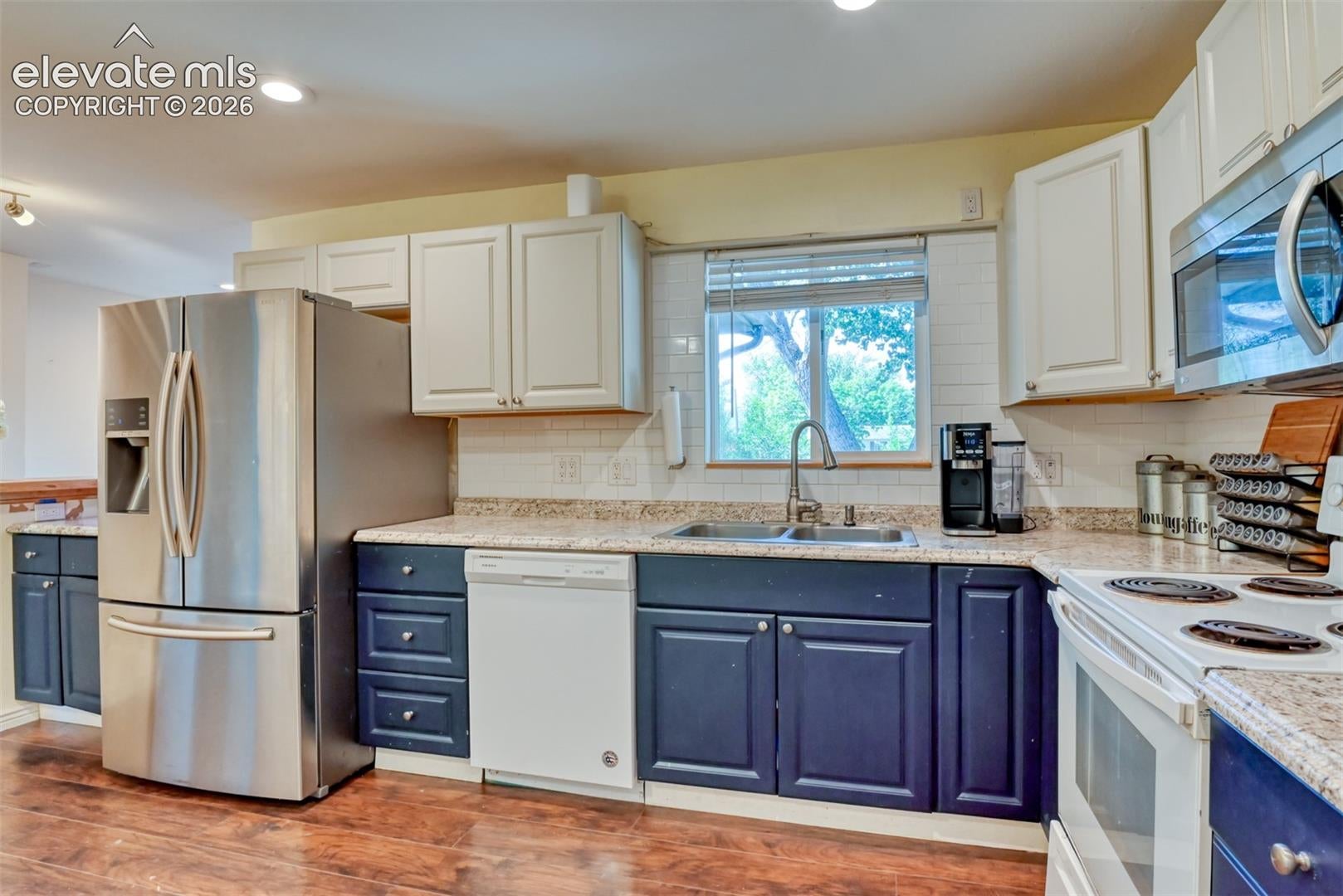 1222 De Reamer Circle