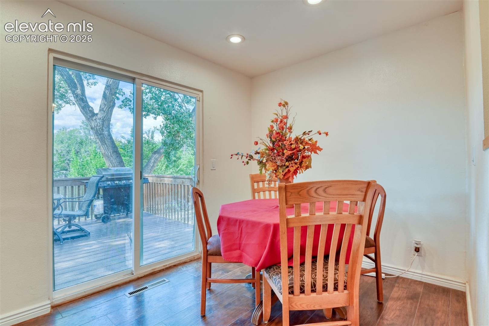 1222 De Reamer Circle