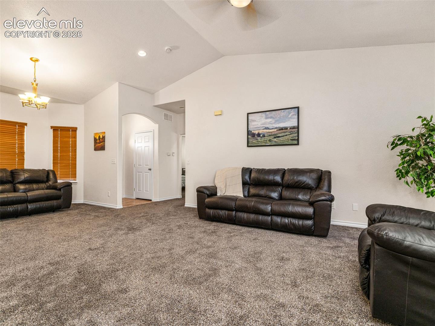 1035 E Marengo Drive