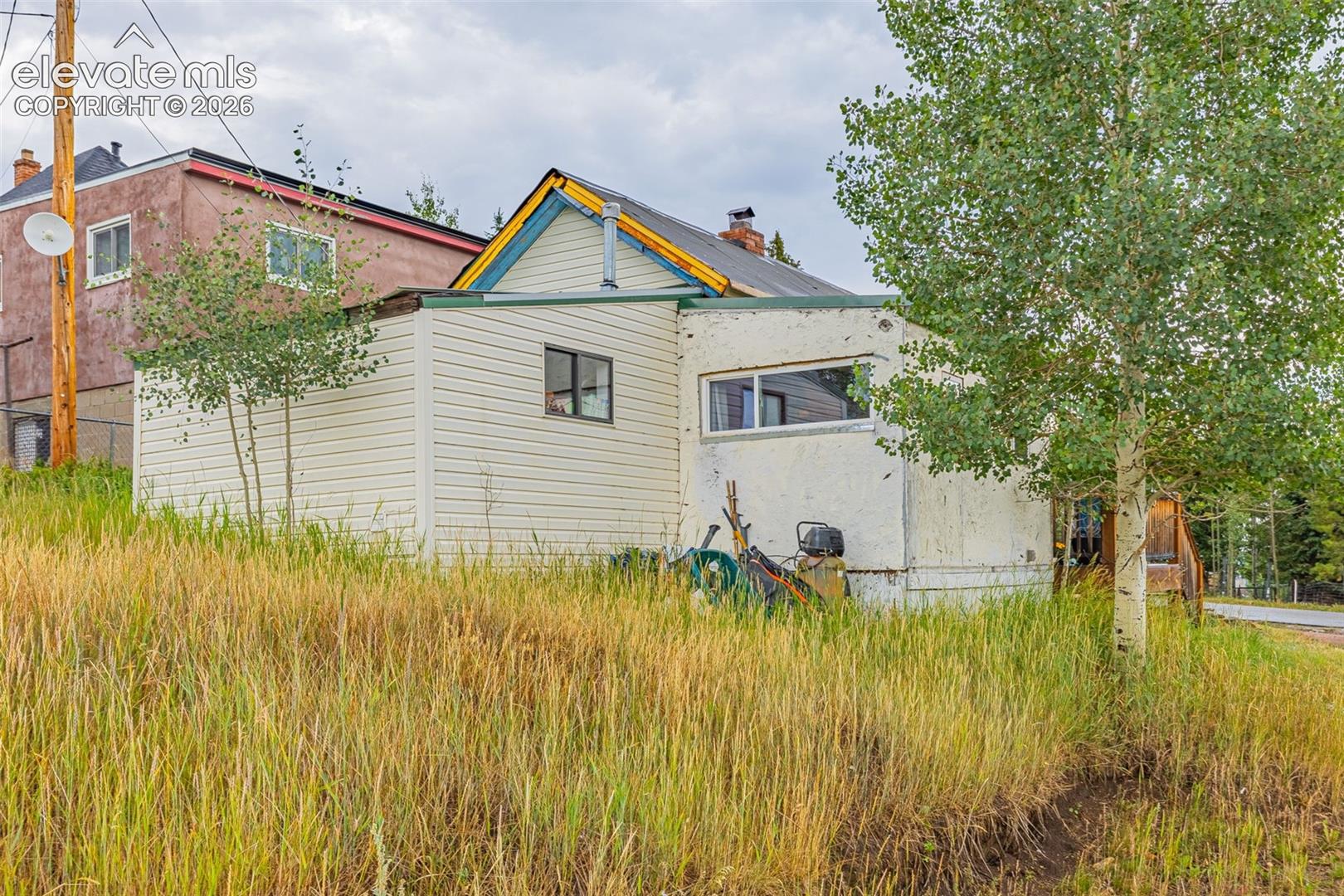 207 W Eaton Avenue