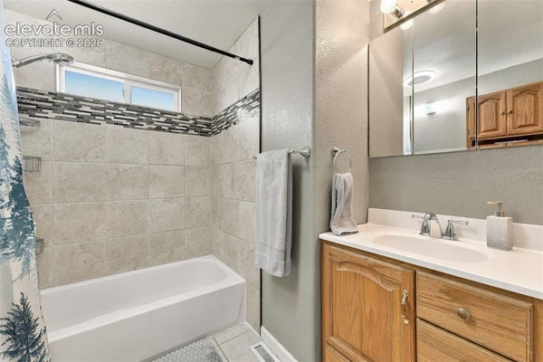 1734 COMANCHE RD, PUEBLO, CO 81001 - Image 0fe8eaeca74b070eb1726a8a7a03bdc7/236098721