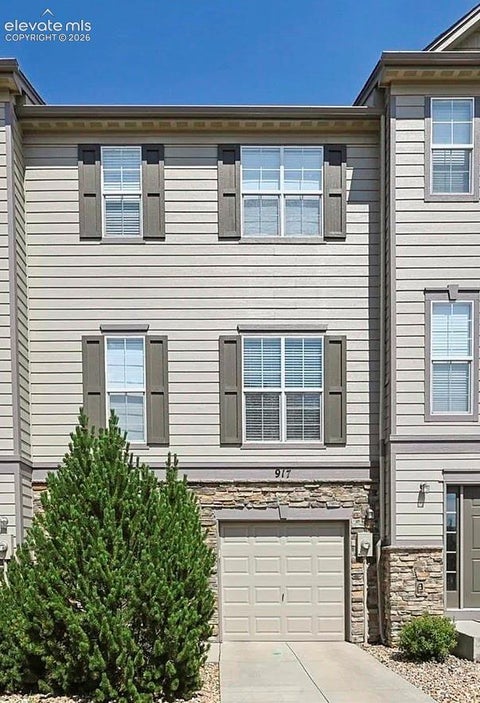 Photo of 917 Burning Bush Point, Monument, CO 80132 (MLS # 3734584)