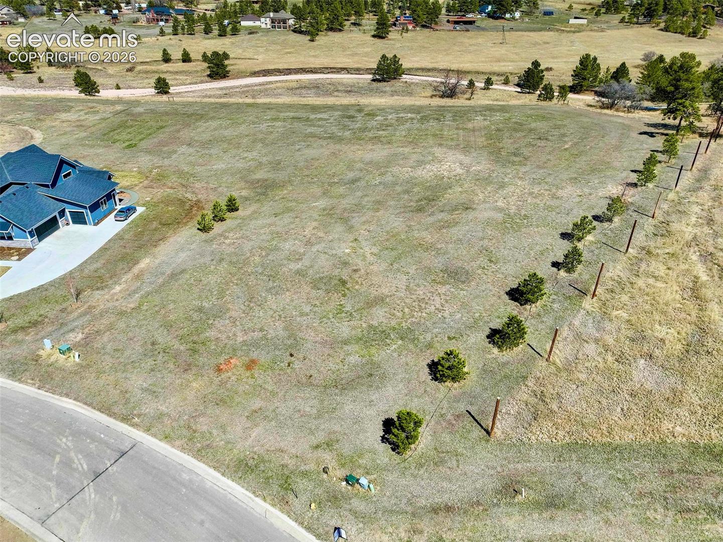 2568 Fox View Trail