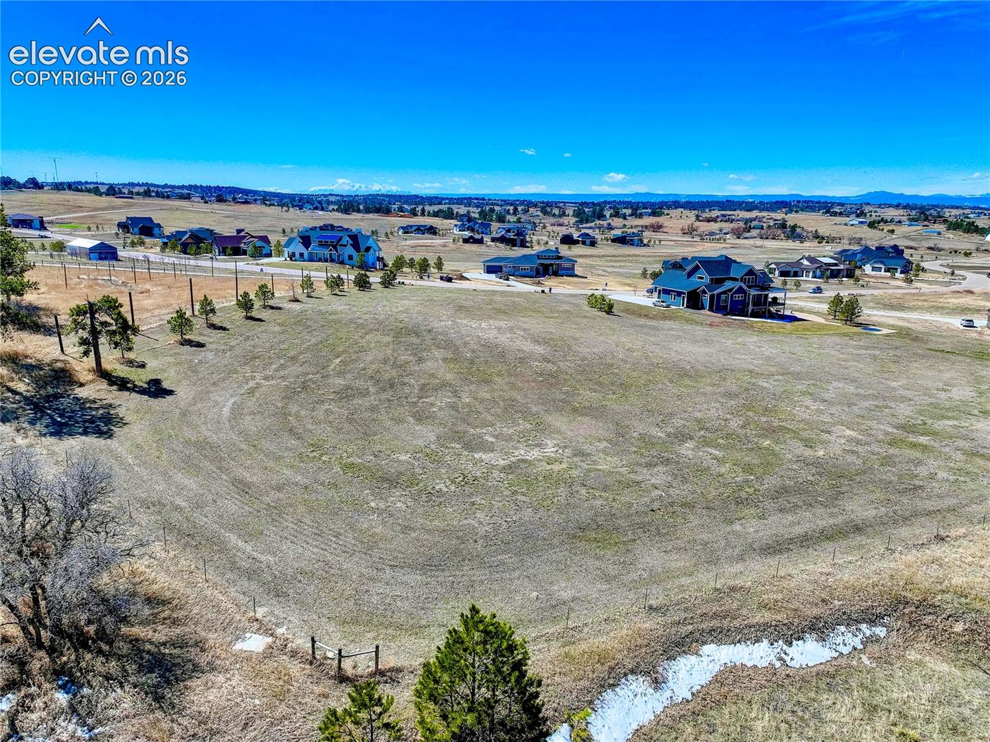 2568 Fox View Trail