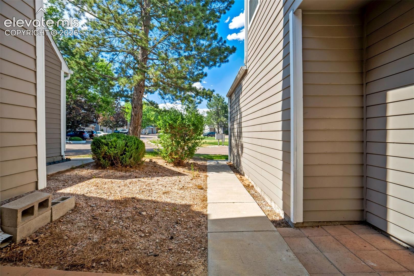 2046 Palm Drive