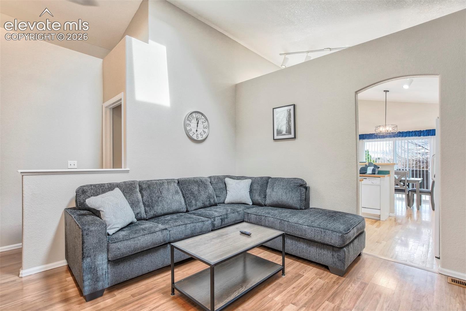 1016 Samuel Point
