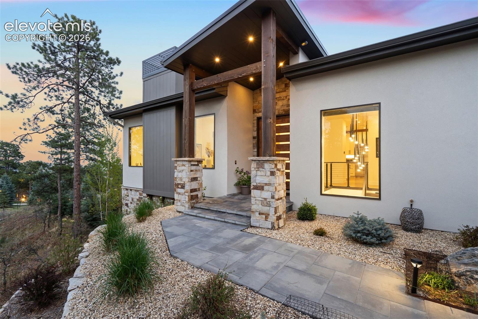 1685 Oakmoor Heights