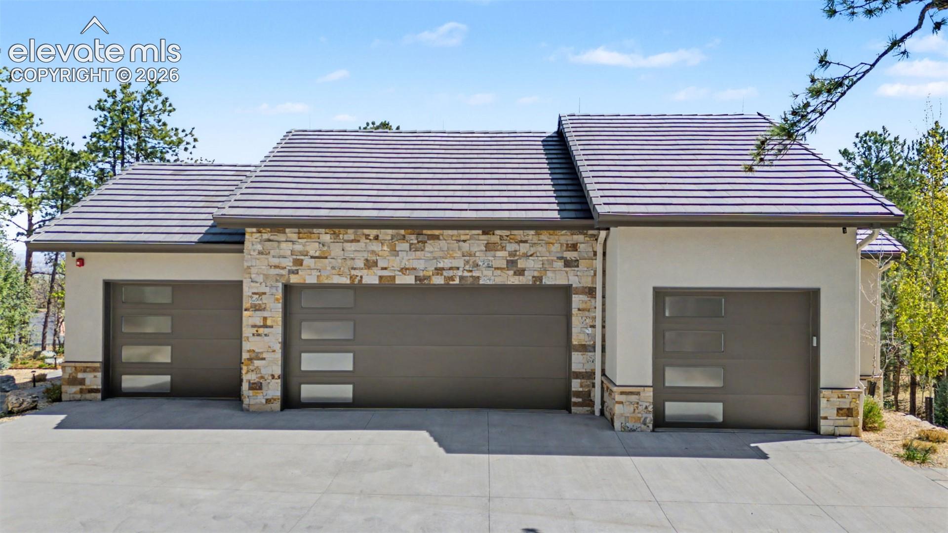 1685 Oakmoor Heights