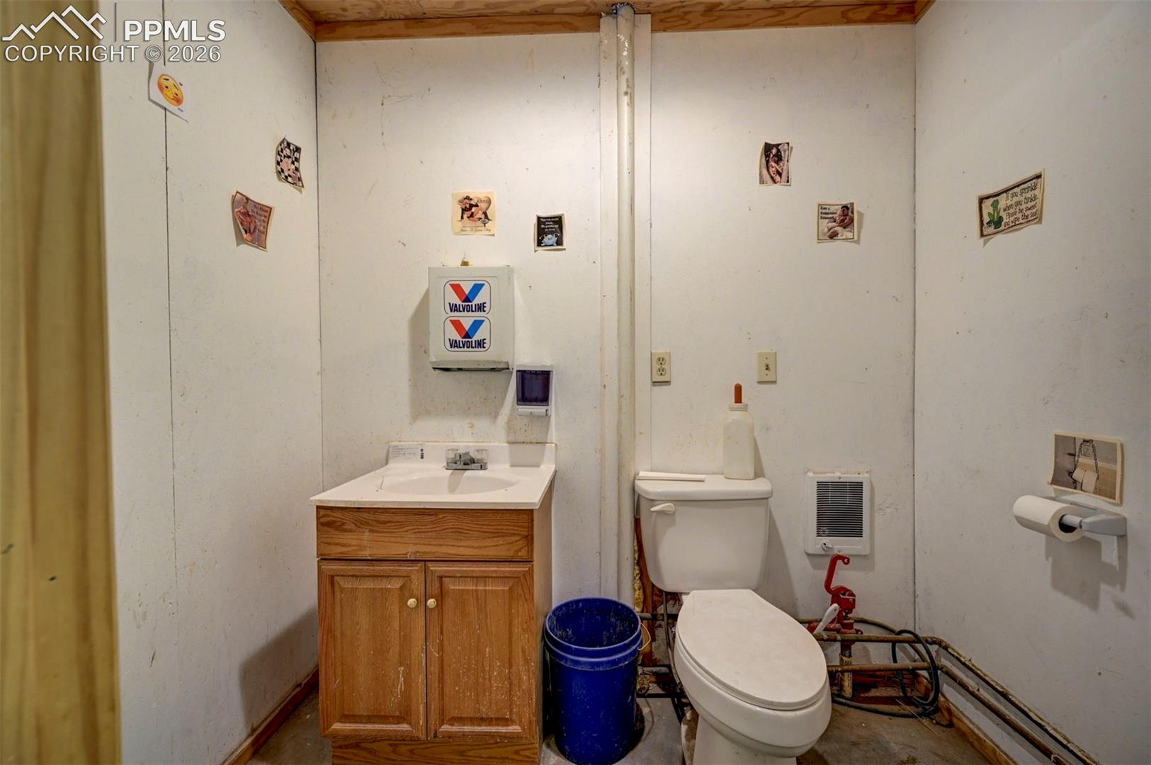 5910 Mccart Ranch Rd, Elizabeth, CO, 80107, USA, 5 Bedrooms Bedrooms, ,3 BathroomsBathrooms,Residential,Active,5910 Mccart Ranch Rd,6919398