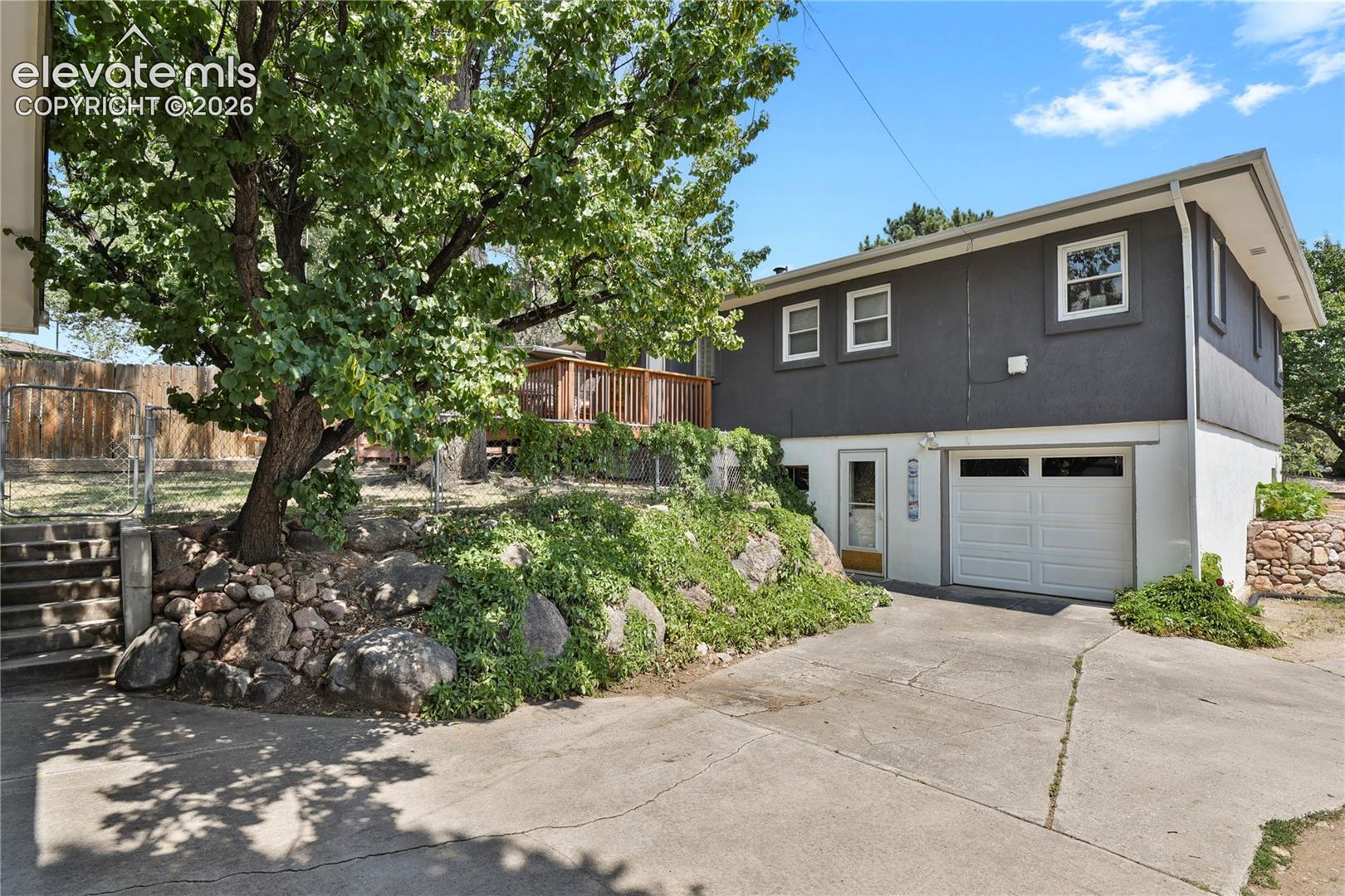 1516 Dorchester Drive