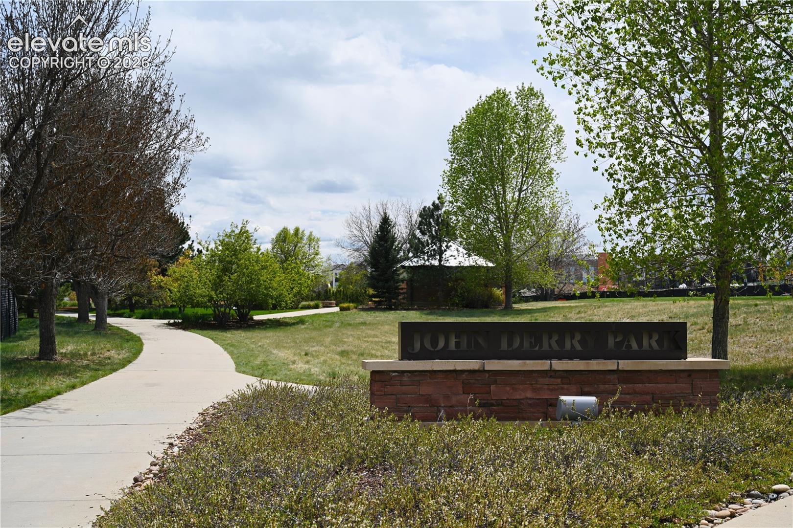 301 Inverness Way 307