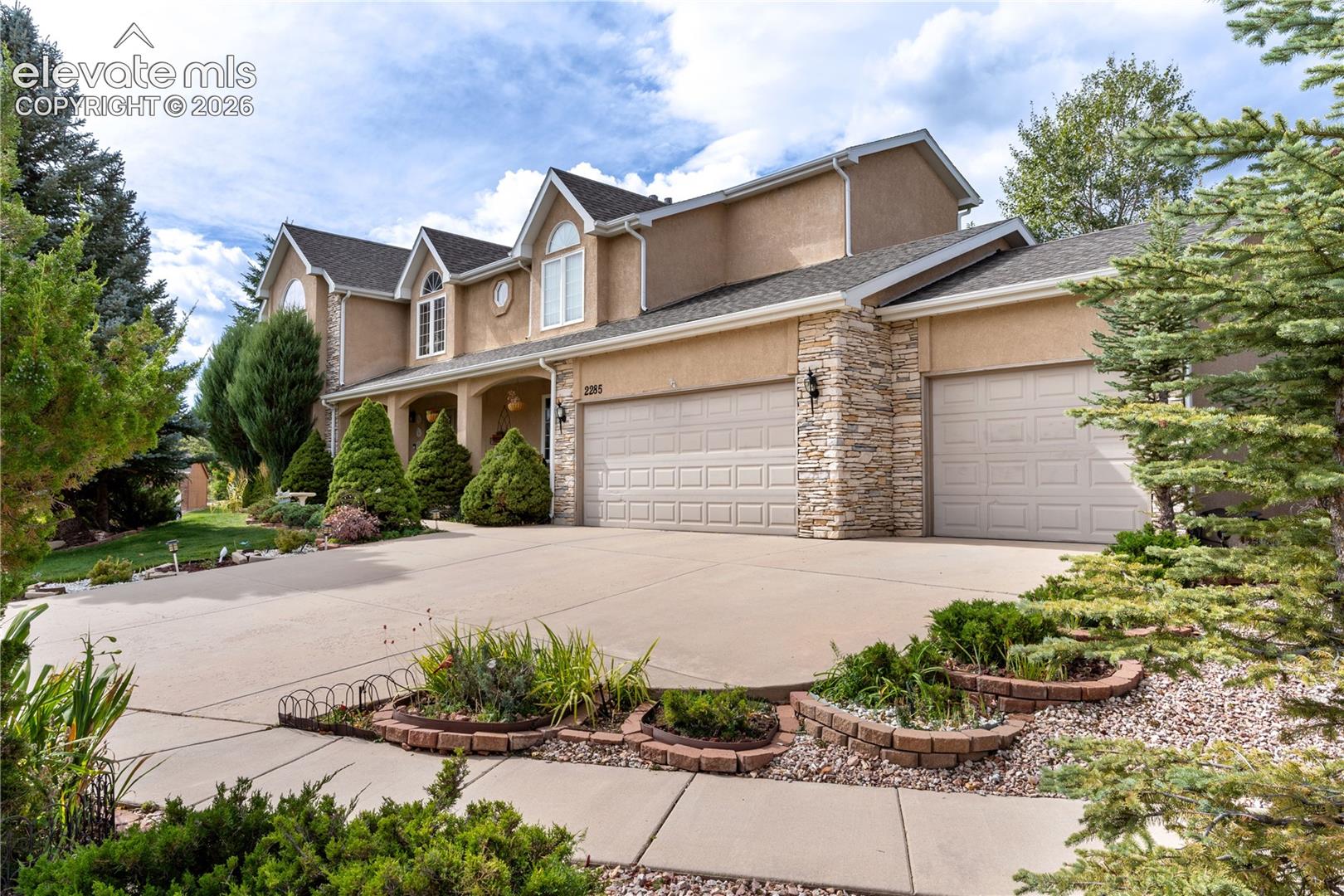 2285 Vanreen Drive