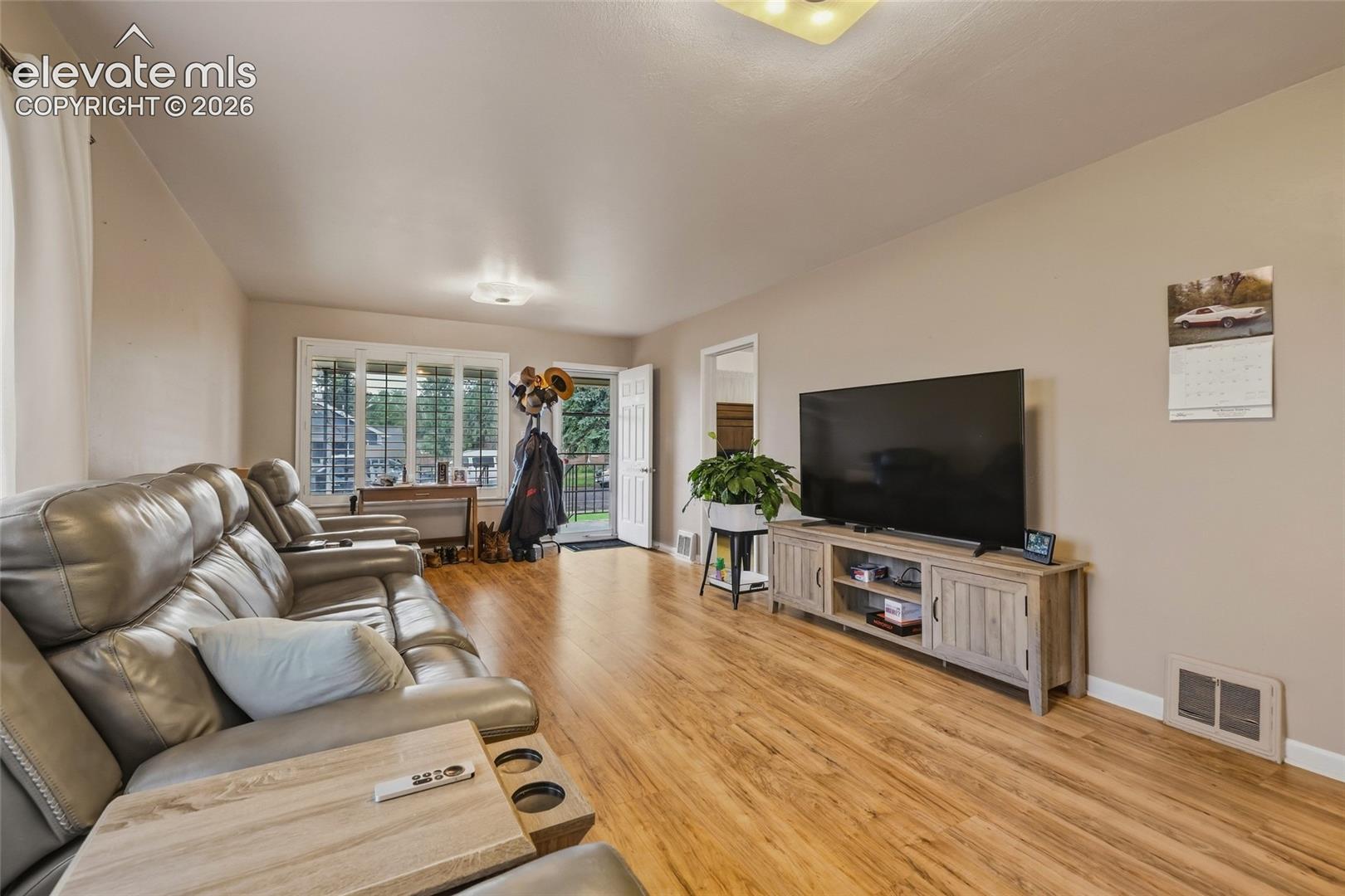 960 6th Street