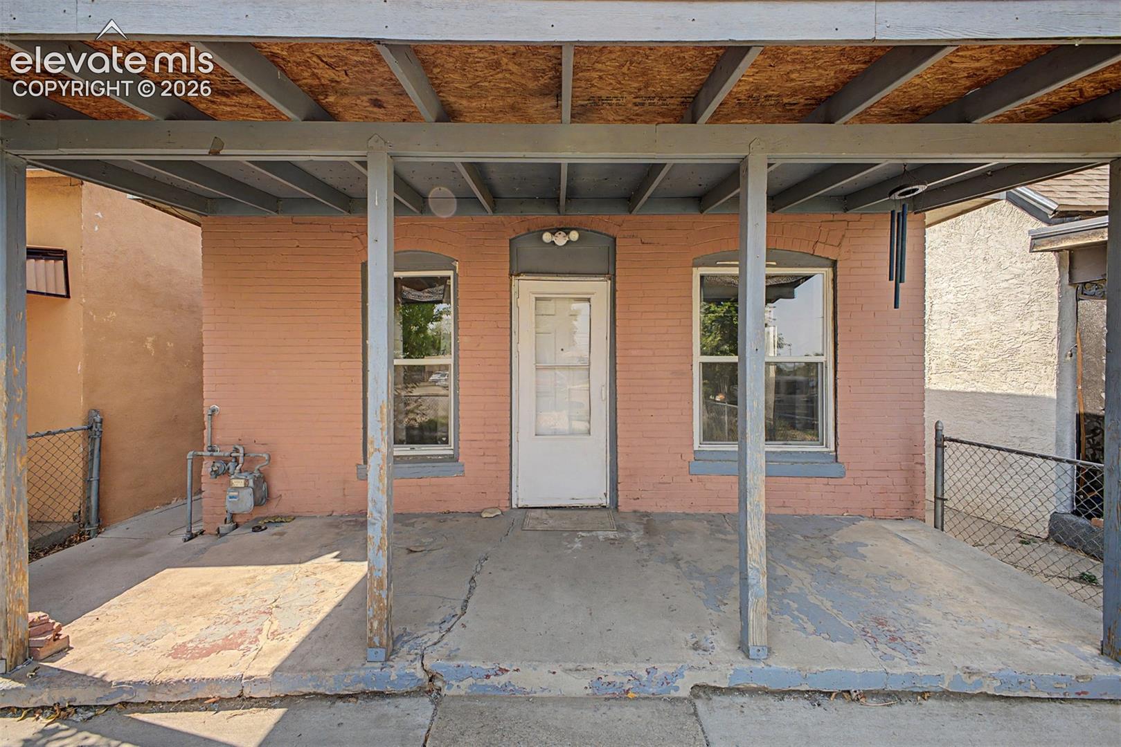 608 E 10th Street
