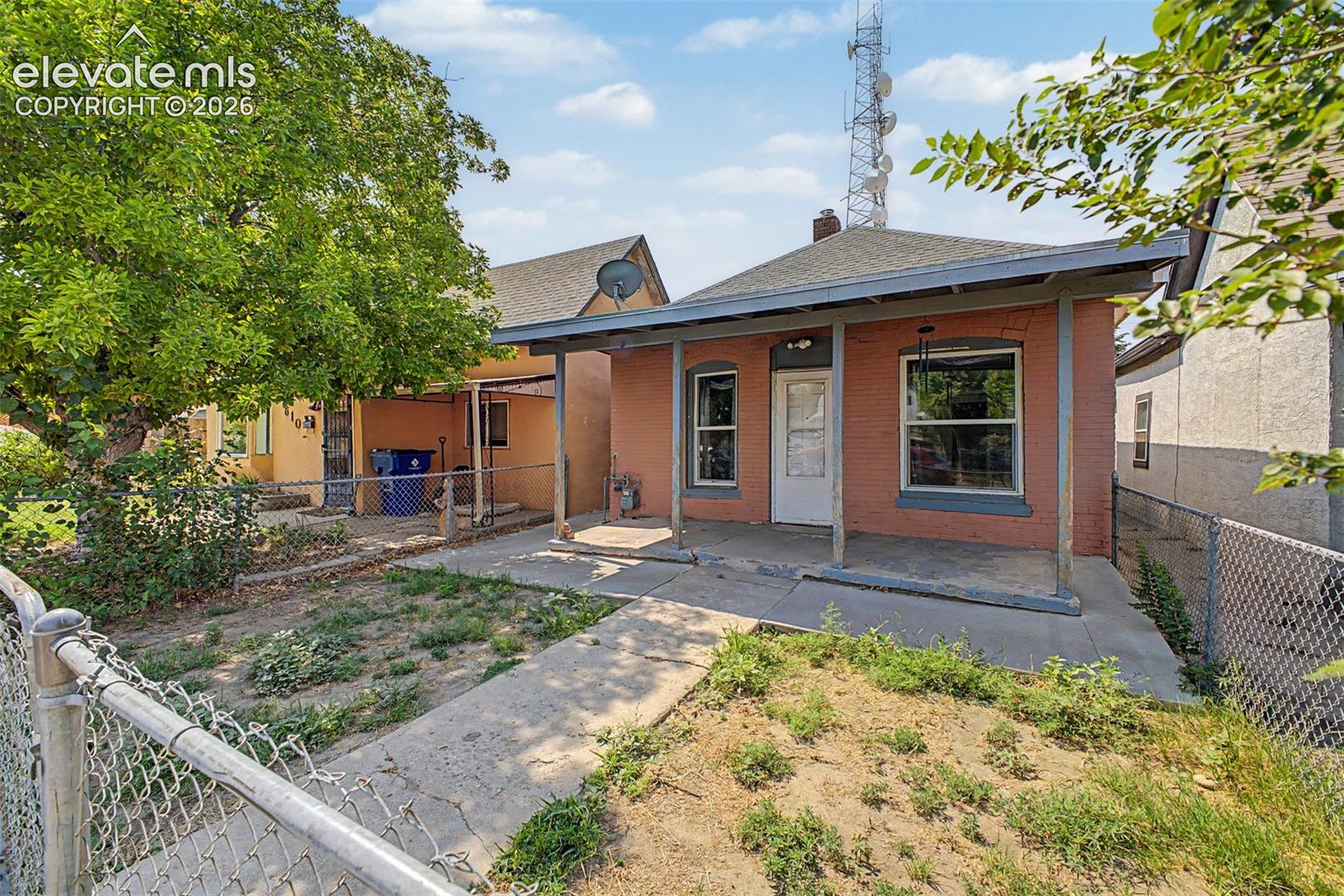 608 E 10th Street
