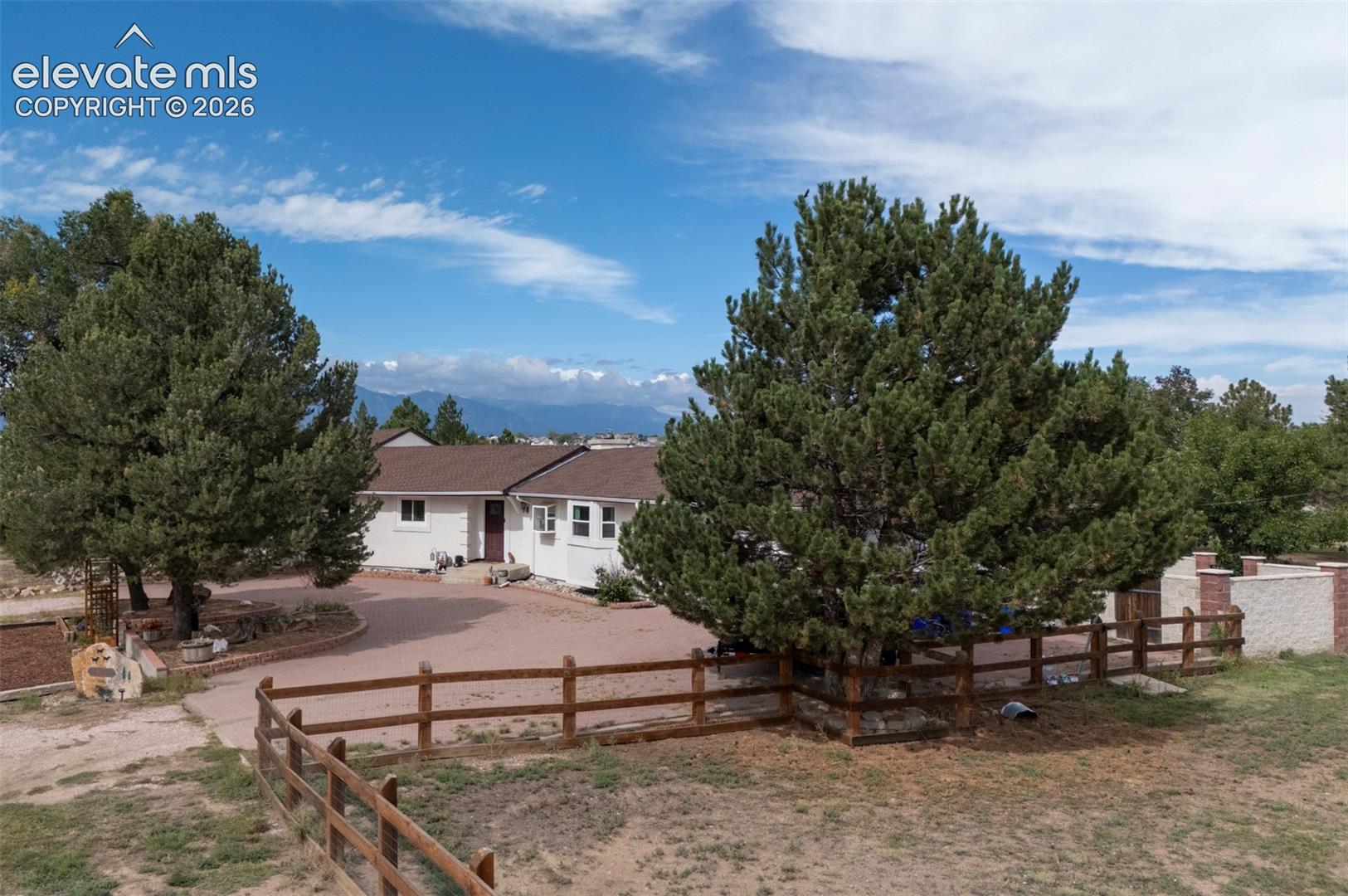 8170 Valli-Farm Road