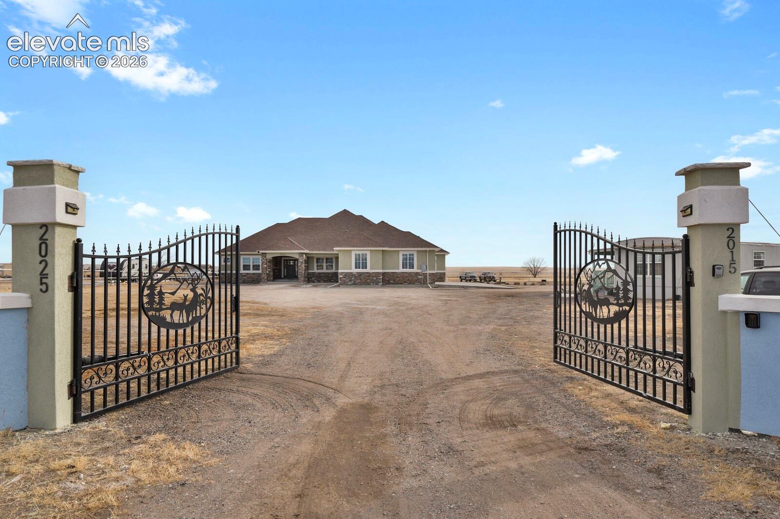 2015 N Ellicott Highway