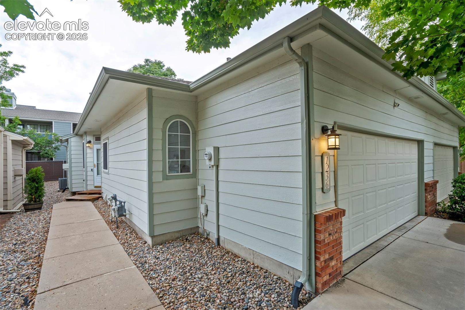 1236 Samuel Point