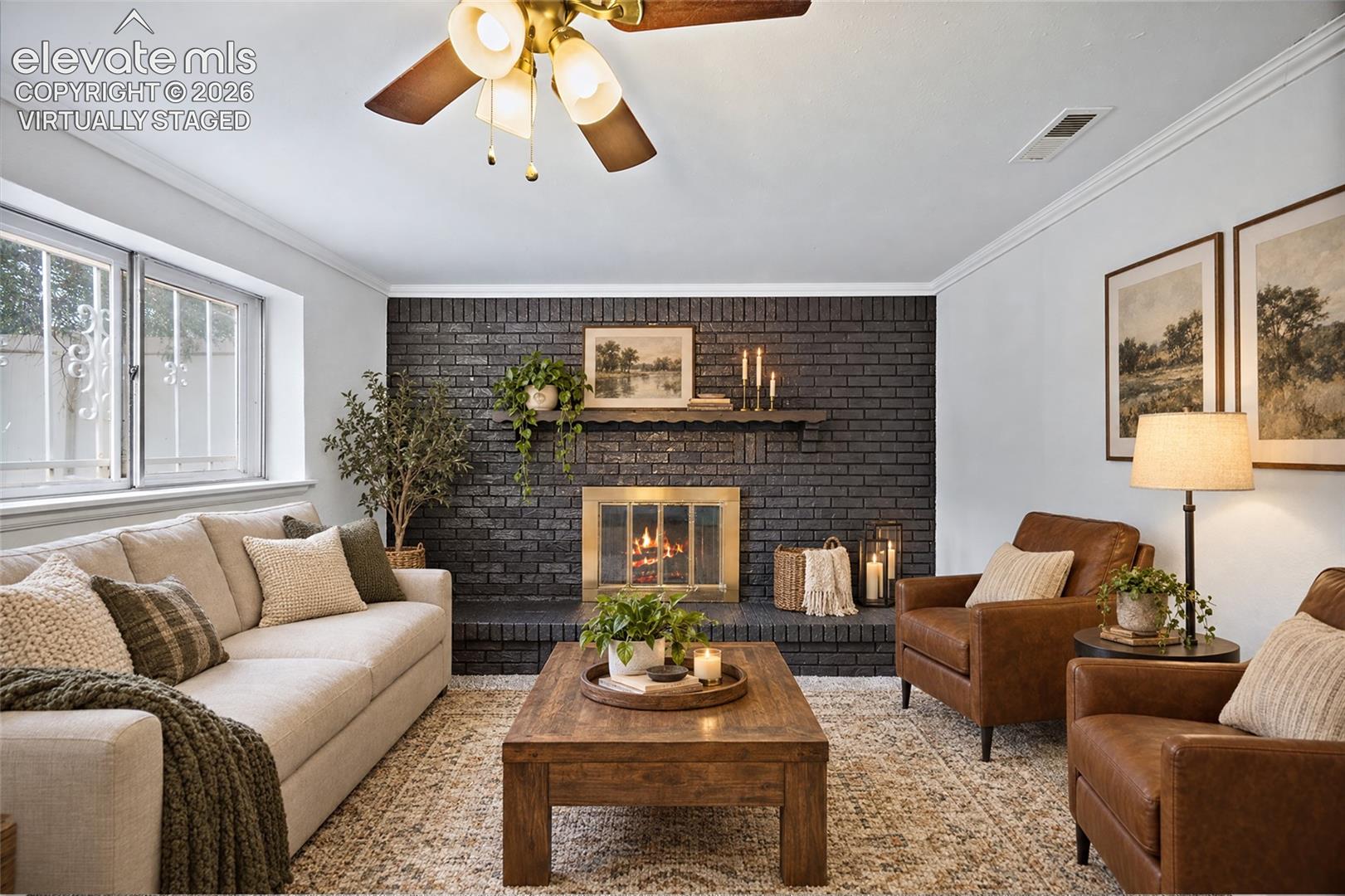 1021 De La Vista Place