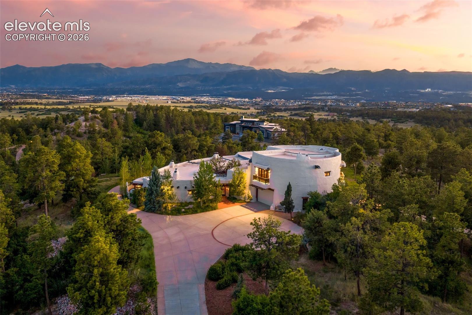 3885 Wapiti Way