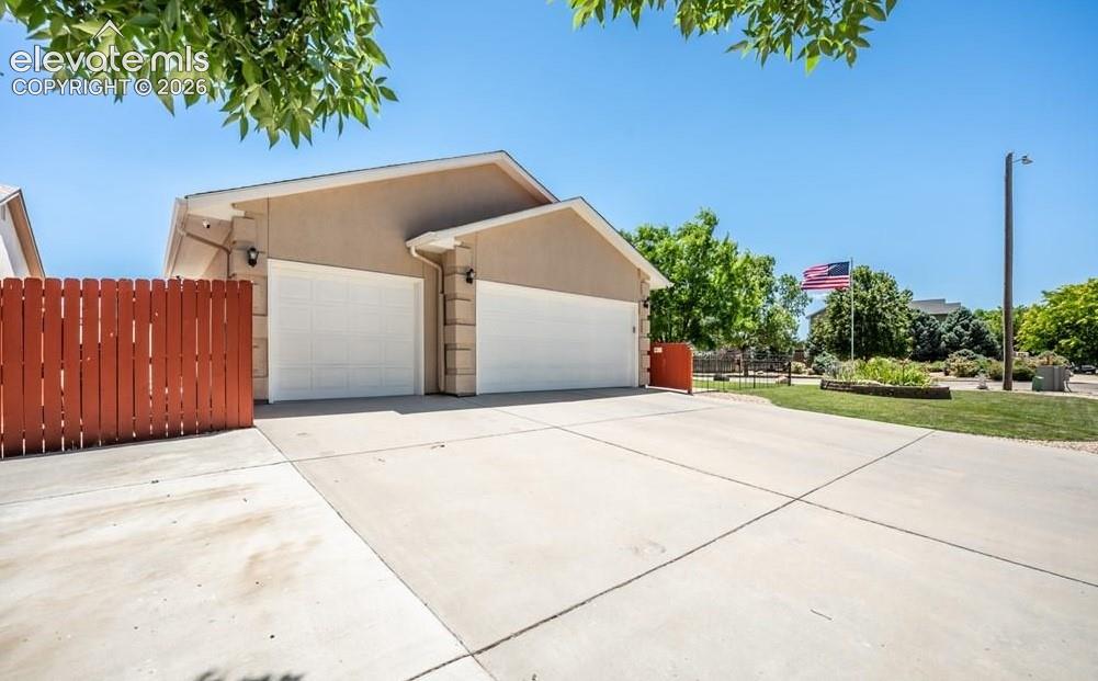 3538 Raccoon Lane