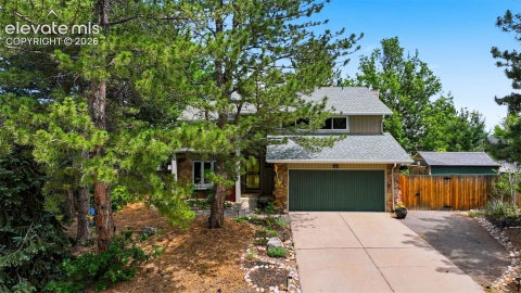 Photo of 927 Oakwood Drive, Castle Rock, CO 80104 (MLS # 6337103)