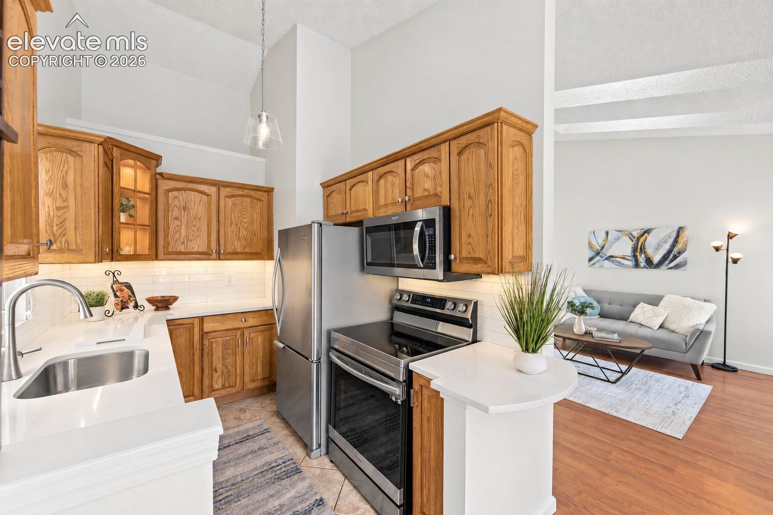 2552 Blazak Loop