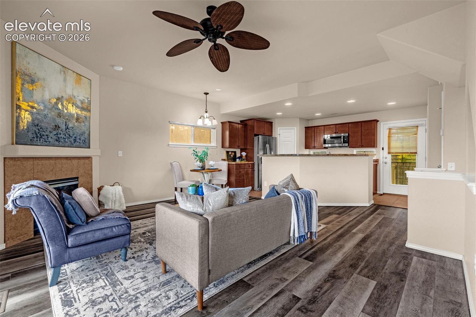 4367 Susie View