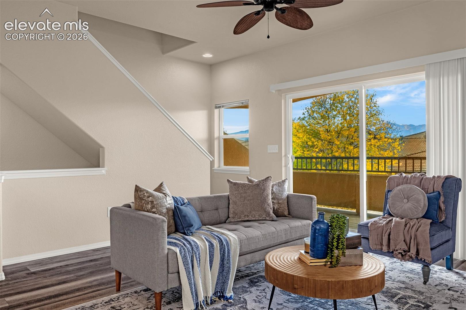4367 Susie View