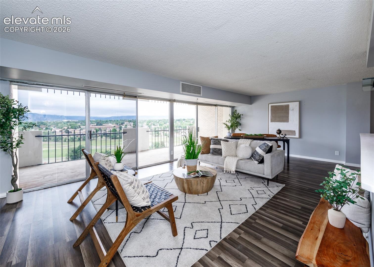 411 Lakewood Circle A1106