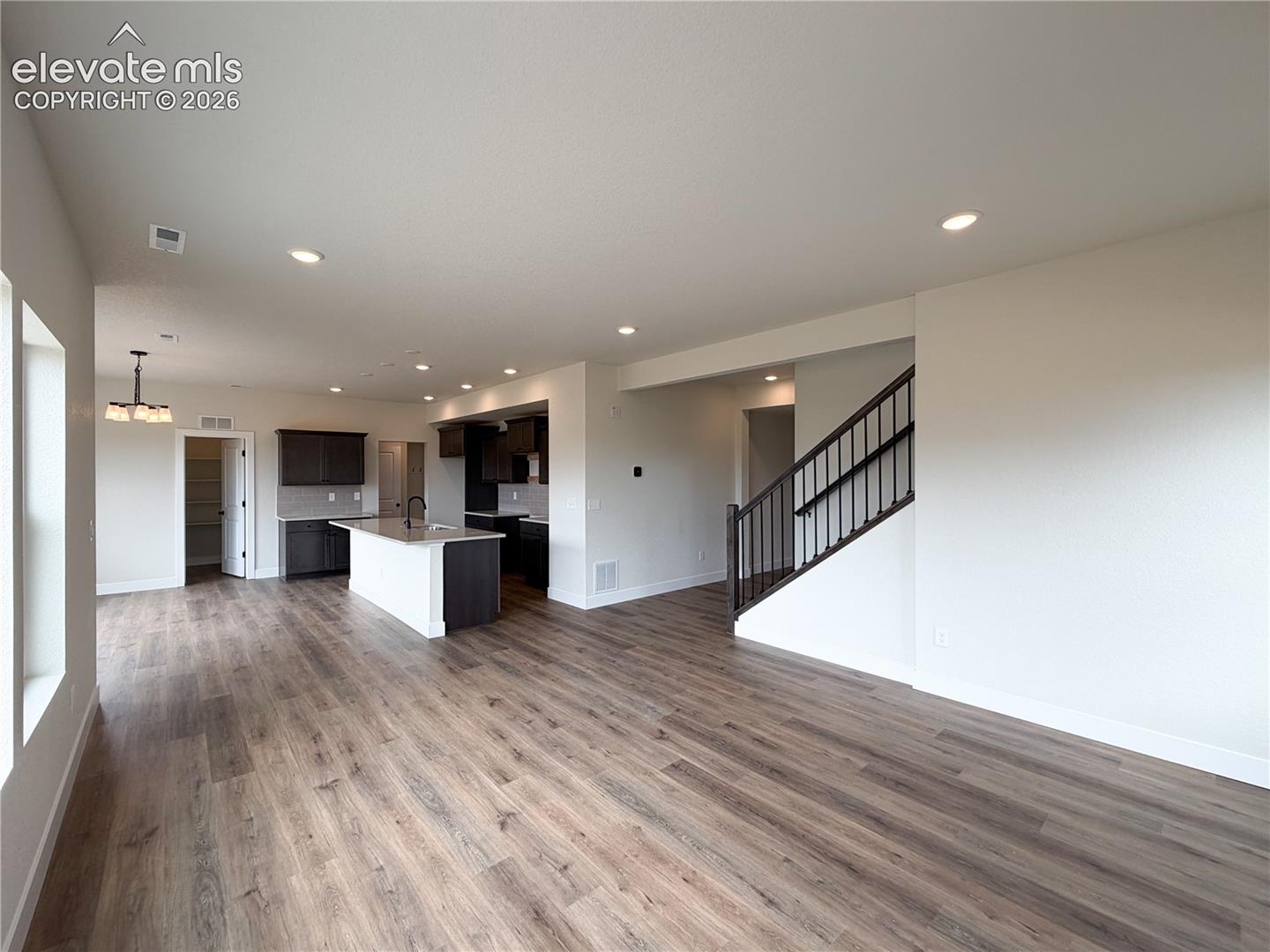8222 Lemon Grass Road
