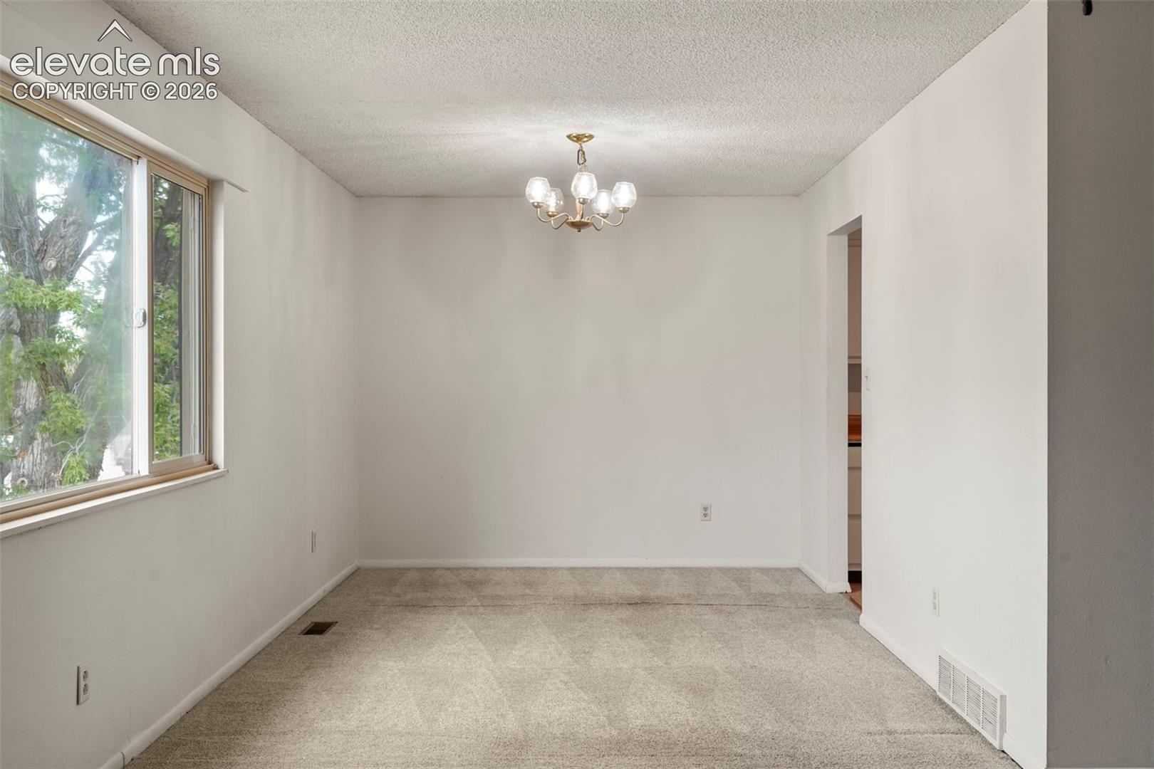 7515 Deer Trail